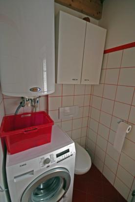 WC mit Waschmaschine